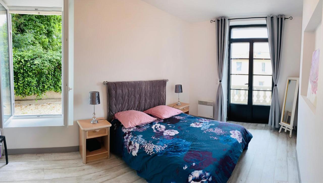 Appartement Cour Ancienne Abbaye Saint-Astier  Bagian luar foto
